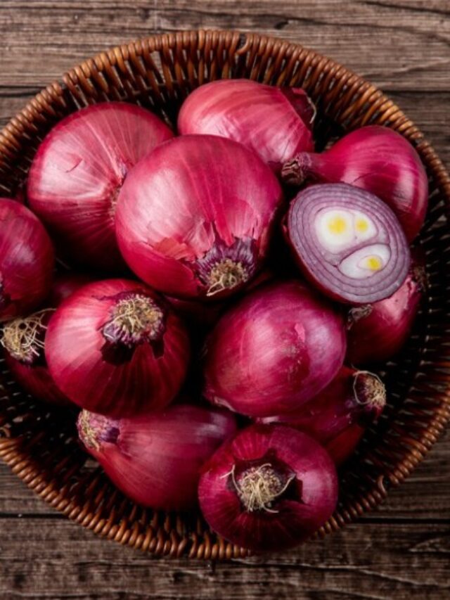 7 onion benefits for hair.
